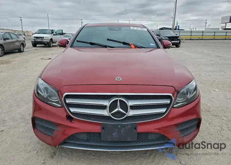 2019 Mercedes-Benz E 300 z USA, uszkodzony, nr VIN WDDZF4JB9KA584205
